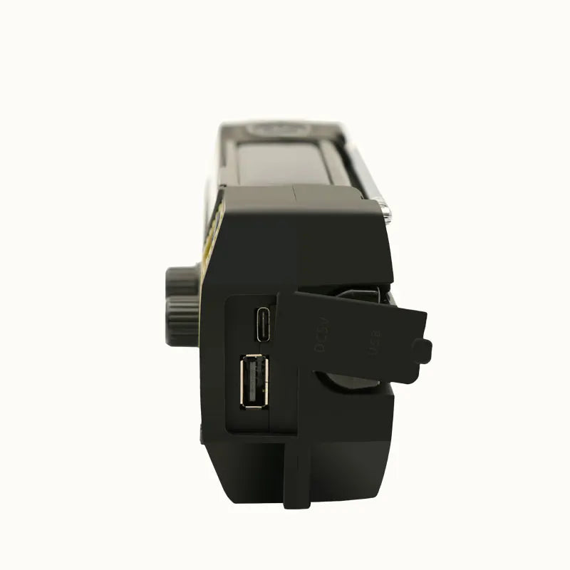 Portable Emergency Radio 4000Mah Solar Hand Crank Cell Phone Charger Radios AM/FM LED Flashlight Outdoor Indoor Light Night